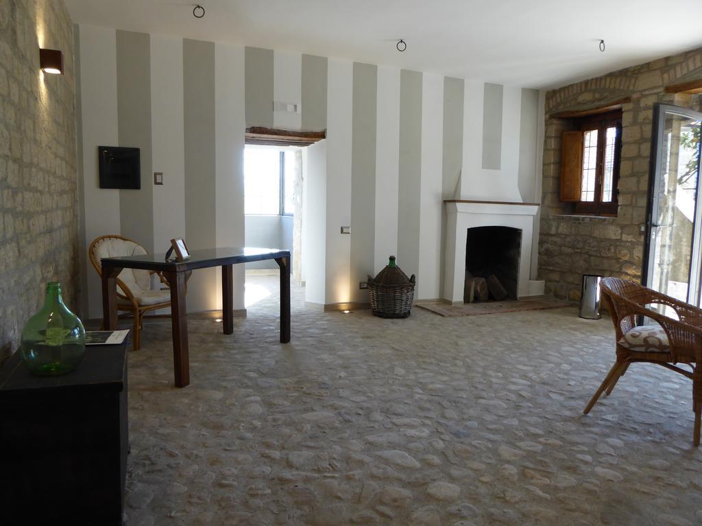 Pietre Di Fiume Villa Apice ภายนอก รูปภาพ