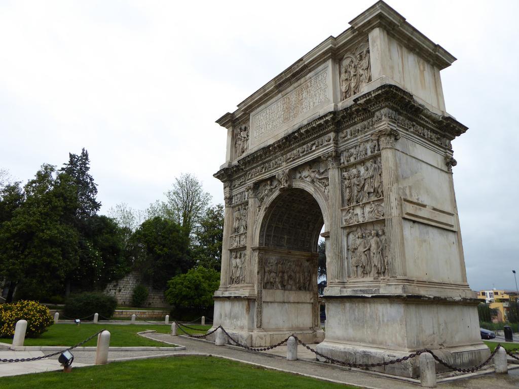 Pietre Di Fiume Villa Apice ภายนอก รูปภาพ